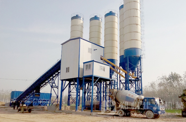 沈丘HZS120混凝土攪拌站現場(chǎng)案例