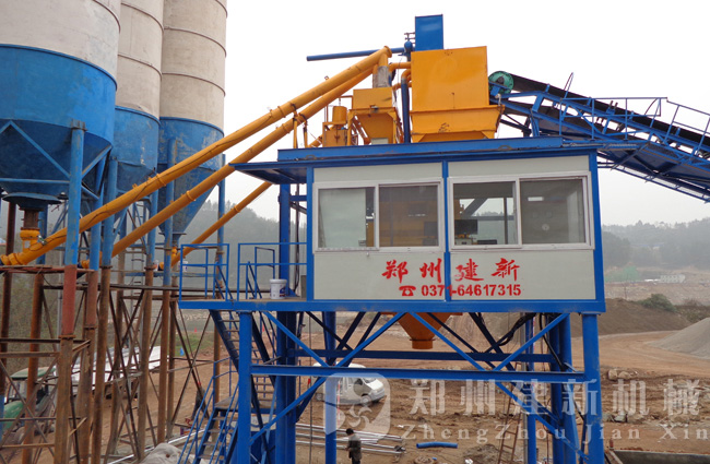 四川巴中HZS120混凝土攪拌站現場(chǎng)案例