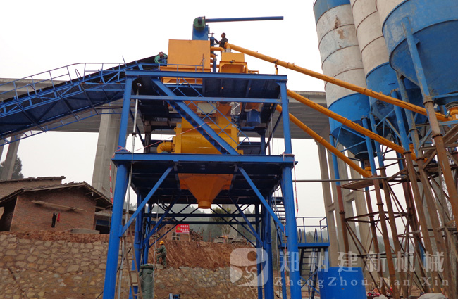 四川巴中HZS120混凝土攪拌站現場(chǎng)案例