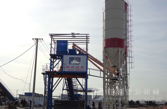 江蘇鹽城HZS60混凝土攪拌站現場(chǎng)案例
