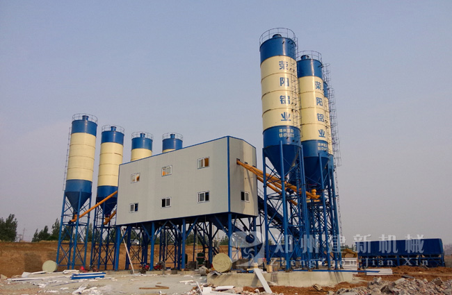 河南南陽(yáng)HZS120混凝土攪拌站現場(chǎng)案例