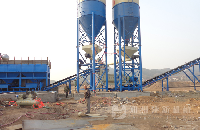 湖北薊春時(shí)產(chǎn)500噸穩定土拌和站現場(chǎng)案例