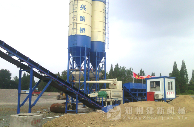 湖北武漢500穩定土拌和站現場(chǎng)案例