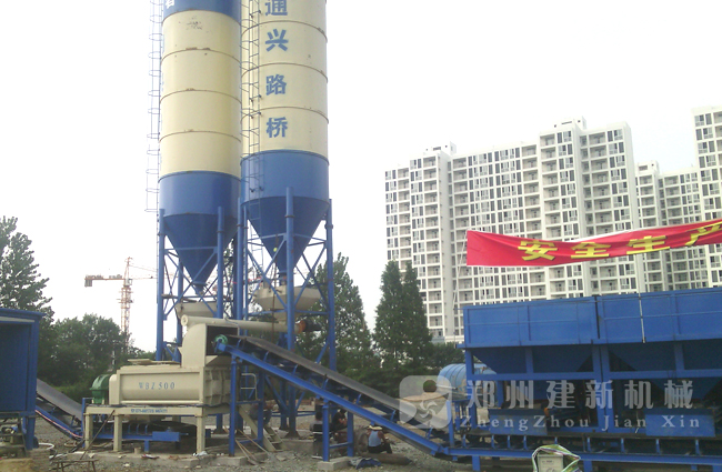 湖北武漢500穩定土拌和站現場(chǎng)案例