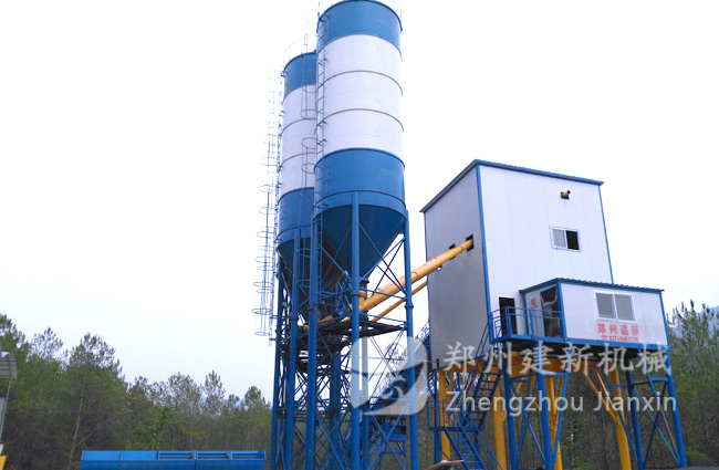 云南普洱120混凝土攪拌站客戶(hù)現場(chǎng)