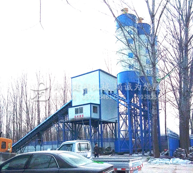 建新機械HZS120混凝土攪拌站山東荷澤客戶(hù)現場(chǎng)