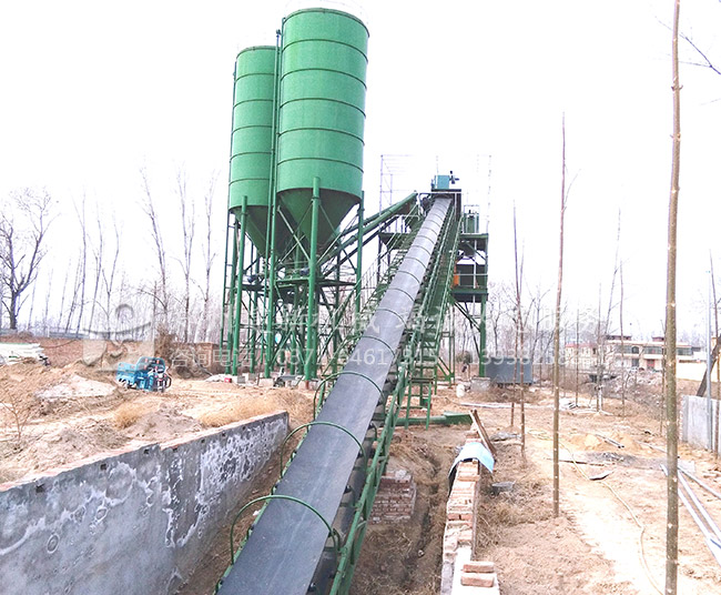 建新機械180混凝土攪拌站施工現場(chǎng)