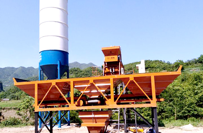 35混凝土攪拌站在貴州畢節客戶(hù)現場(chǎng)投產(chǎn)使用