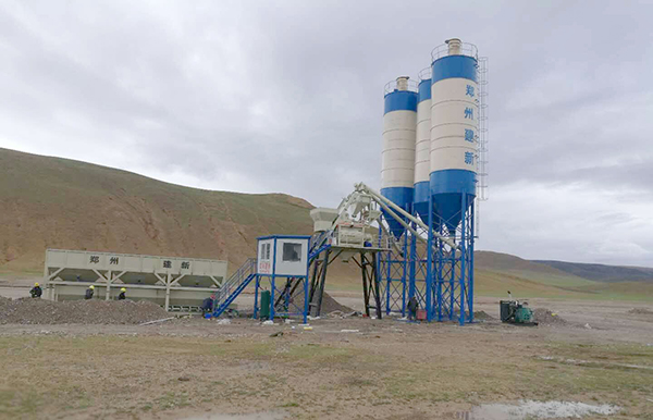 鄭州建新機械75混凝土攪拌站在拉薩那曲案例現場(chǎng)