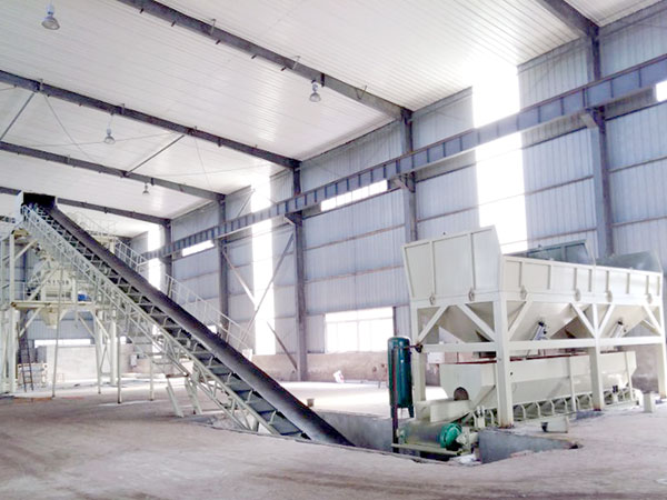 重慶長(cháng)壽HZS90混凝土攪拌站安裝調試現場(chǎng)