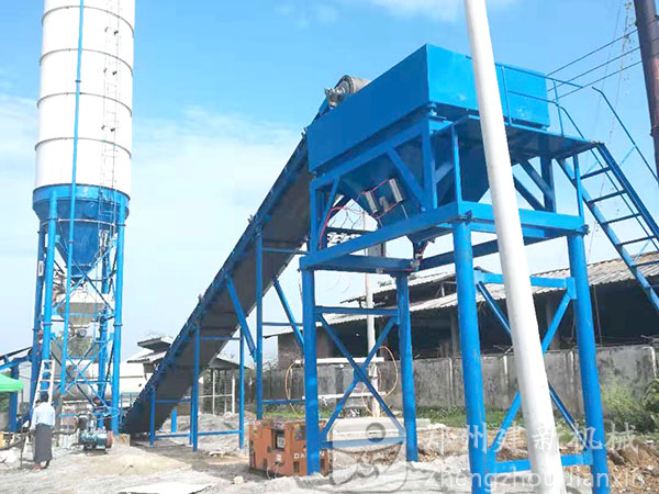 緬甸500穩定土拌合站工作現場(chǎng)