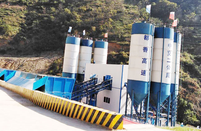 建新新型混凝土攪拌站在昆明昭通樂(lè )紅大壩助力建設