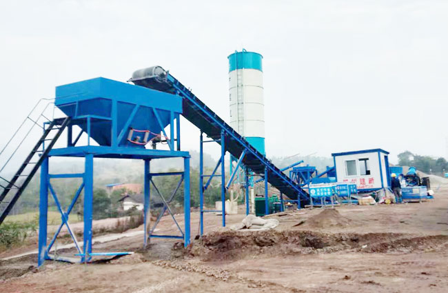 四川達州600穩定土拌和站作業(yè)現場(chǎng)