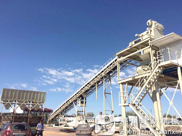 120混凝土攪拌站在哈薩克斯坦的工作現場(chǎng)