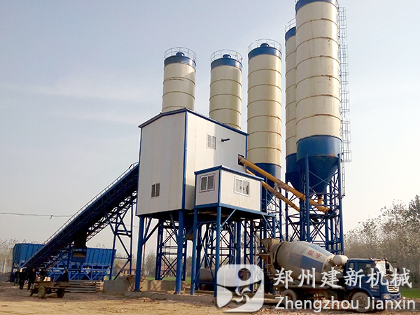 沈丘120混凝土攪拌站安裝調試現場(chǎng)