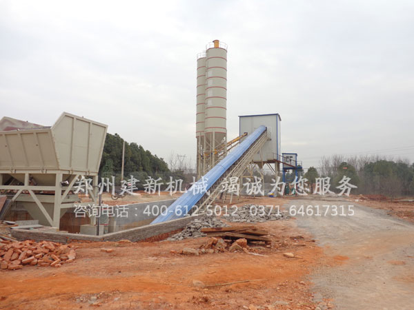 混凝土攪拌站現場(chǎng)