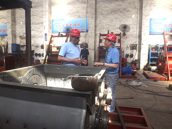 沙特客戶(hù)遠道而來(lái)建新機械參觀(guān)考察